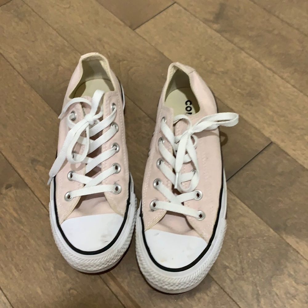 Converse light pink low top